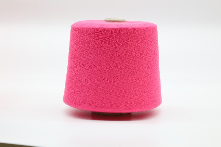 Textured yarn made of polyester Textured yarn made of polyester